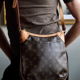 Bolsa  Louis Vuitton Tiracolo Odeon Monograma