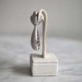 Brinco em Ouro Branco 18K em Diamantes  Pavê