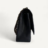 Bolsa Chanel Double Flap Maxi Preta com Ferragens Douradas