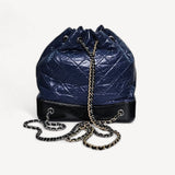 Mochila Chanel Gabrielle Aged Calfskin Preta com Azul