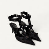 Scarpin Valentino Roman Stud Preto