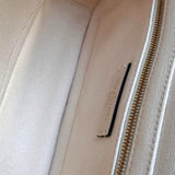 Bolsa Valentino Roman Stud Knit em Tricô Of-White com Ferragens Douradas