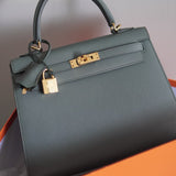 Bolsa Hermès Kelly 25 Epsom Vert Amande com Ferragens Gold