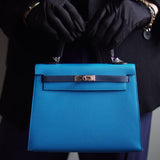 Bolsa Hermès Kelly 25 Epsom Bleu Zanzibar | Bleu Nuit com Ferragens Palladium