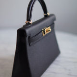 Bolsa Hermès Mini Kelly Epsom Noir com Ferragens Gold