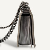 Bolsa Chanel Boy Couro de Arraia Cinza