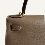 Bolsa Hermès Kelly 28 Epsom Etoupe com Ferragens Gold
