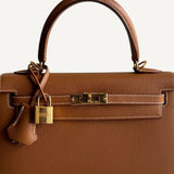 Bolsa Hermès Kelly 25 Epsom Gold com Ferragens Gold