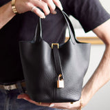 Bolsa Hermès Picotin 18 Clemence Noir com Ferragens Gold