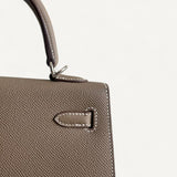 Bolsa Hermès Kelly 25 Epsom Sellier Etoupe com Ferragens Palladium
