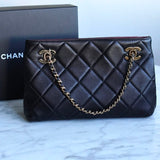 Bolsa Chanel Mini Shopping Lambskin Preta com Ferragens Douradas