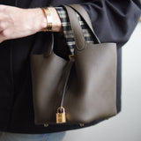 Bolsa Hermès Picotin 18 Clemence Vert Loden com Ferragens Gold