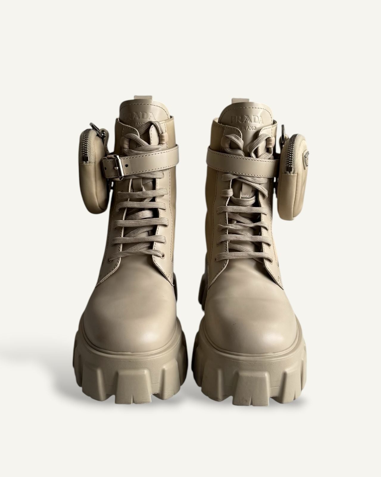 Prada – Front Row