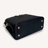 Bolsa Louis Vuitton Capucines Mini Preta com Ferragens Douradas