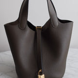 Bolsa Hermès Picotin 18 Clemence Vert Loden com Ferragens Gold