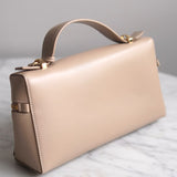 Bolsa Loro Piana Extra Bag L23 em Couro Calfskin Bege com Ferragens Douradas