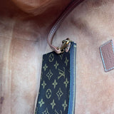 Bolsa Louis Vuitton Low Key Hobo MM Caramelo