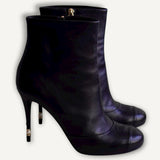 Bota Chanel Couro Preta com Pérola