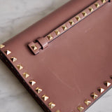 Bolsa Clutch Valentino Rockstud Tabacco