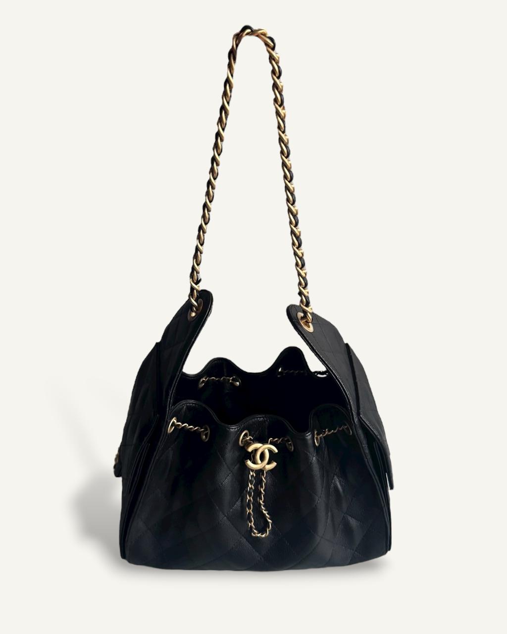 Bolsa Chanel 25 Small Caviar Preta com Ferragens Douradas – Front Row
