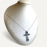 Gargantilha Cruz em Ouro Branco 18k  com Diamantes e Safiras