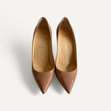 Scarpin Christian Louboutin em Verniz Bege