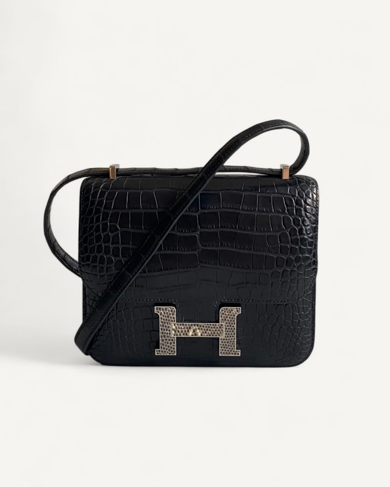 Bolsa Hermès Constance 18 Alligator Matte Noir com Ferragens
