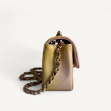 Bolsa Chanel Classic Flap Couro Matelassê com Ferragens Douradas