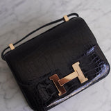 Bolsa Hermès Constance 24 Shiny Alligator Noir com Ferragens Gold