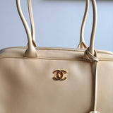 Bolsa Chanel Bowling Calfskin Bege Grande