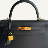 Bolsa Hermès Kelly 28 Epsom Noir com Ferragens Gold