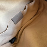 Pochete Gucci GG Marmont Nude com Ferragens Douradas