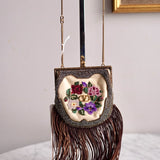Bolsa Valentino Garavani Fringe-Embellished Clutch Bag | Neutrals