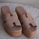 Sandália Hermès EZE 30 Sand Salto em Cortiça