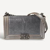 Bolsa Chanel Boy Couro de Arraia Cinza
