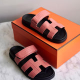 Sandália Hermès Chypre Croco Rose Bois de Santal