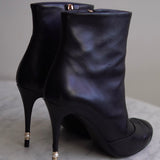 Bota Chanel Couro Preta com Pérola