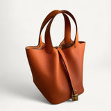 Bolsa Hermès Picotin 18 Orange H com Ferragens Gold