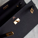 Bolsa Hermès Kelly Classique To Go Epsom Noir com Ferragens Gold