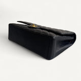 Bolsa Chanel Double Flap Maxi Preta com Ferragens Douradas
