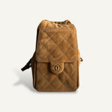 Bolsa Chanel 25 Small em Suede Caramelo com Ferragens Douradas