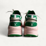 ⁠Tênis LOUIS VUITTON Run 55 Sneakers White And Green Monogram