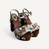 Sandália Dolce & Gabbana Off-White com Aplicações
