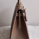 Bolsa Hermès Kelly 28 Epsom Etoupe com Ferragens Gold