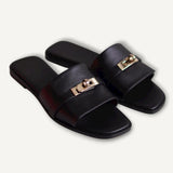 Sandália Hermès Giulia Lambskin com Fivela Kelly Permabrass Preta