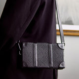 Bolsa Louis Vuitton Faded Calfskin Monogram Soft Trunk Preta