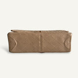 Bolsa Chanel 2.55 Reissue Bege com Ferragens Douradas