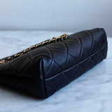 Bolsa Chanel Mini Shopping Lambskin Preta com Ferragens Douradas