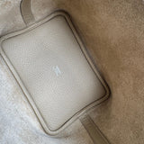 Bolsa Hermés Picotin 18 Taurillon Clemence Biscuit Ferragem Paladium