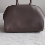 Bolsa Ferragamo Hug Bicolor XS Couro Calfskin Marrom com Ferragens Gold
